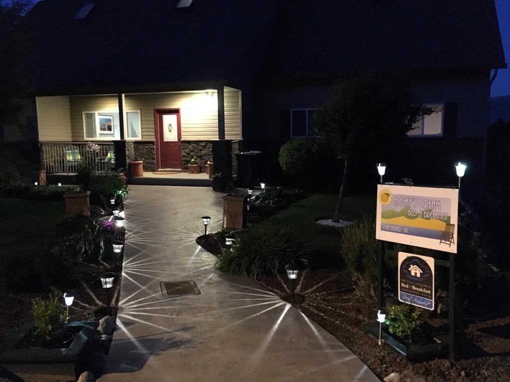 A Day'S Dream B&B Peachland Dış mekan fotoğraf