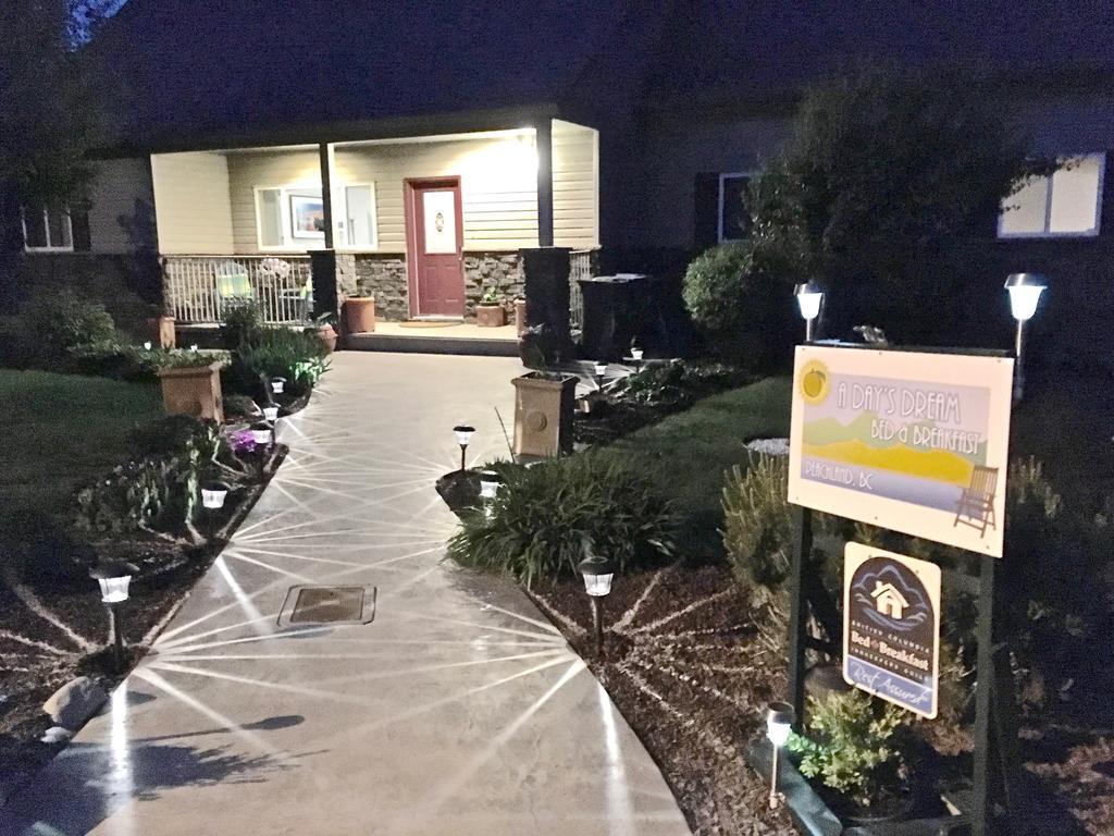 A Day'S Dream B&B Peachland Dış mekan fotoğraf